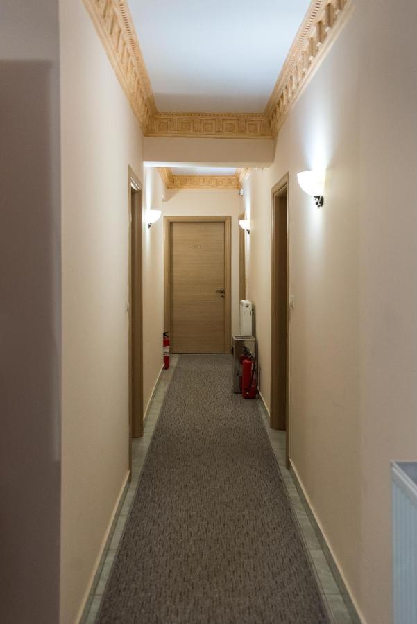 Hotel Aigli Farsala Екстер'єр фото