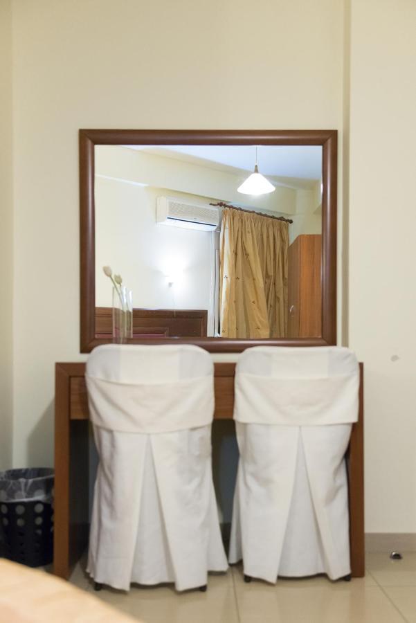 Hotel Aigli Farsala Екстер'єр фото