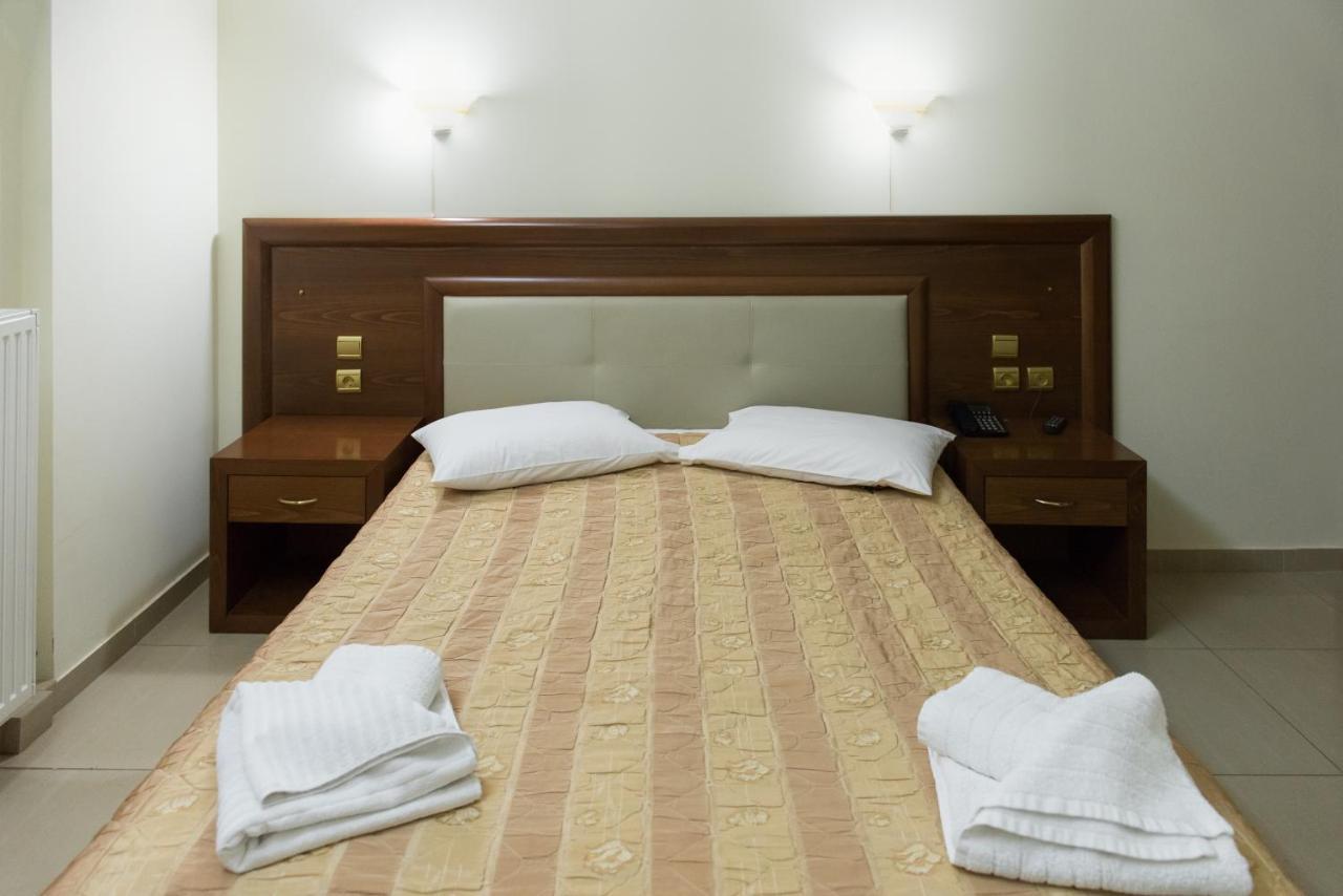 Hotel Aigli Farsala Екстер'єр фото